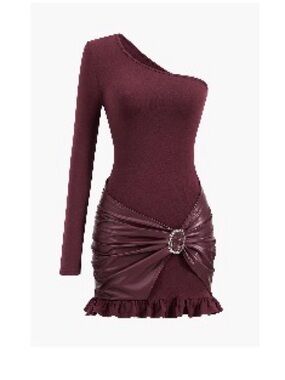 One-Shoulder Burgundy Bodycon Dress with Buckle Detail